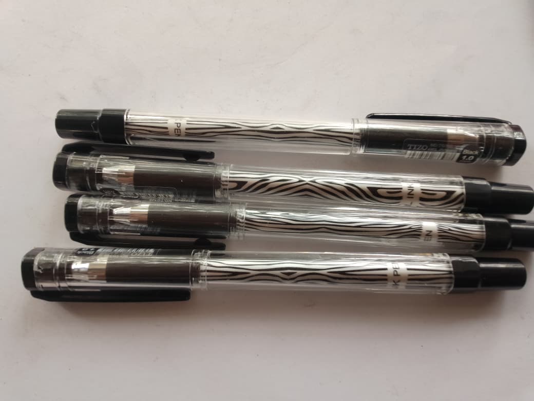 Pulpen Tizo Hitam