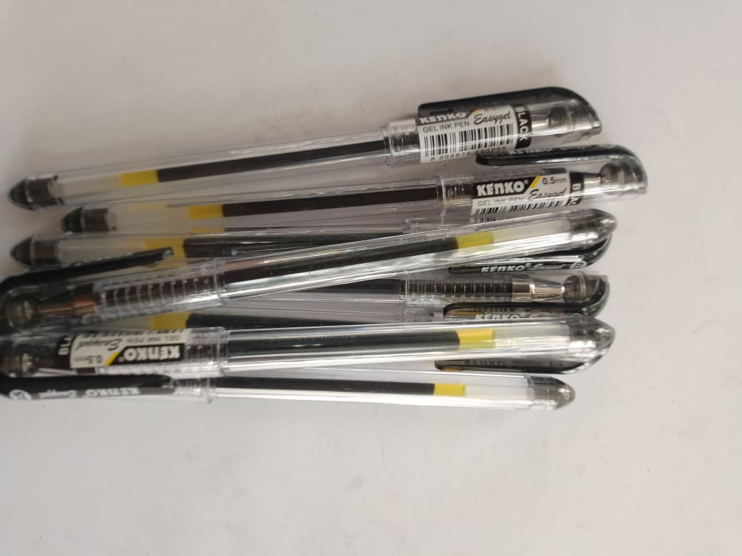 Pulpen kenko hitam 0.5