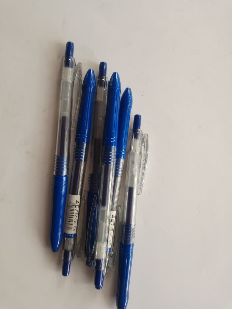 Pulpen Standar AE7R Biru gel 0.5